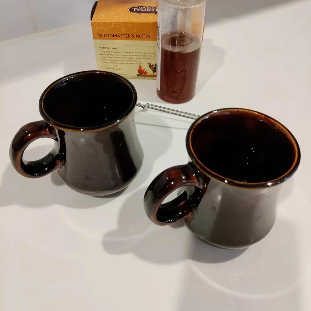 Pair of vintage cafe mugs - Picture 2 of 5